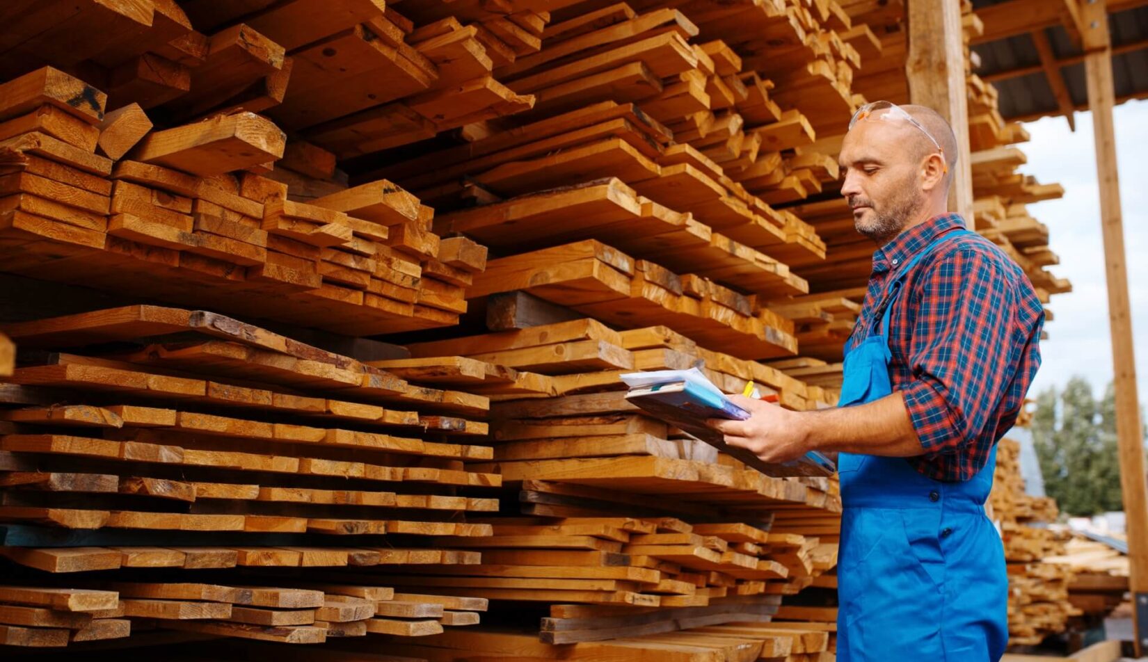 1m3 desek – ile to sztuk? Kalkulator drewna