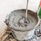 Ile cementu na m3 betonu B20? Praktyczne wyjaśnienie