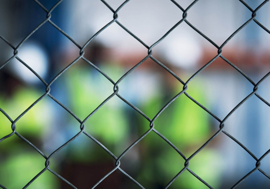 Montaż siatki ogrodzeniowej krok po kroku – instrukcja