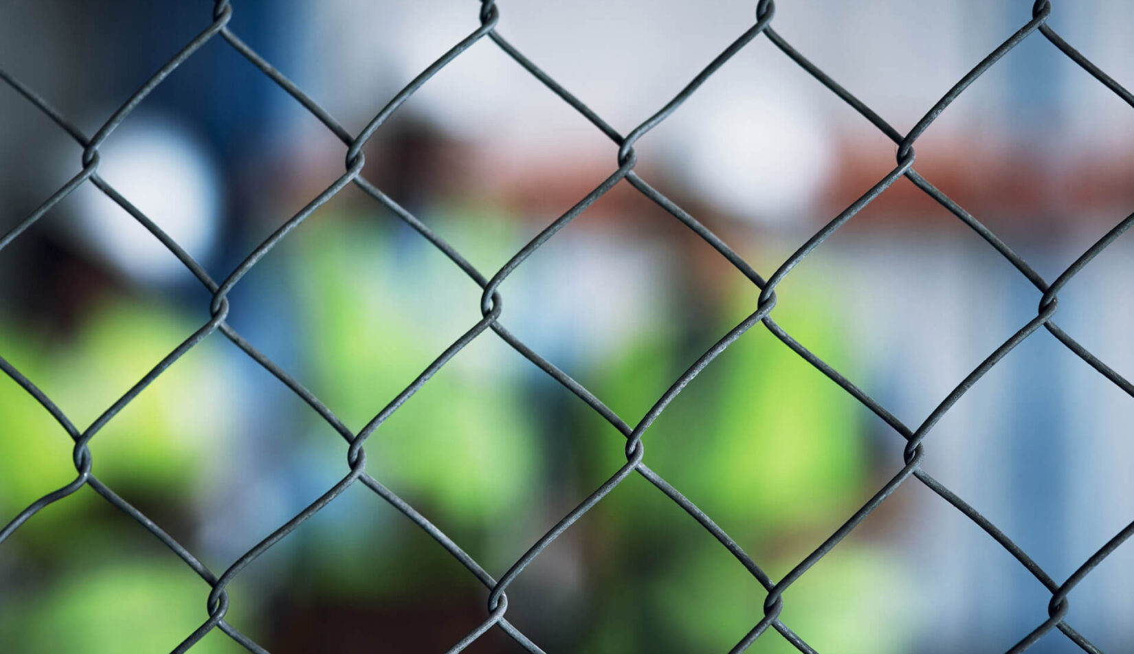 Montaż siatki ogrodzeniowej krok po kroku – instrukcja