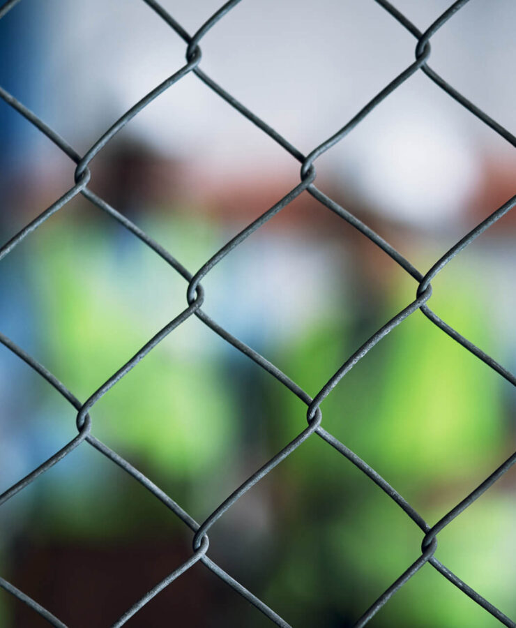 Montaż siatki ogrodzeniowej krok po kroku – instrukcja